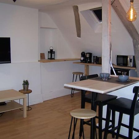Rennes: Studio 4 Couchages, Proche Commerces, Bus. Exterior photo